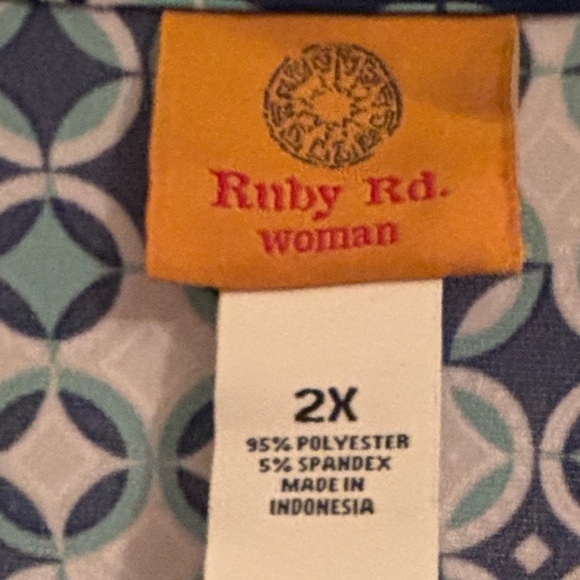 Ruby Rd. Blue Geometric Print Long Sleeve Top - Size 2X​ - Picture 5 of 5